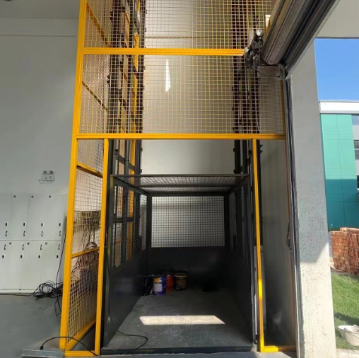 延平导轨式升降机助力物流园破解运输难题